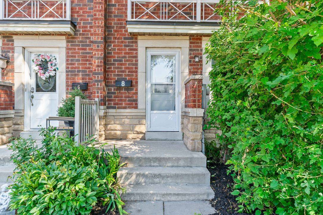 8 JIM BAIRD Mews, Toronto W05, ON M3L 0C6