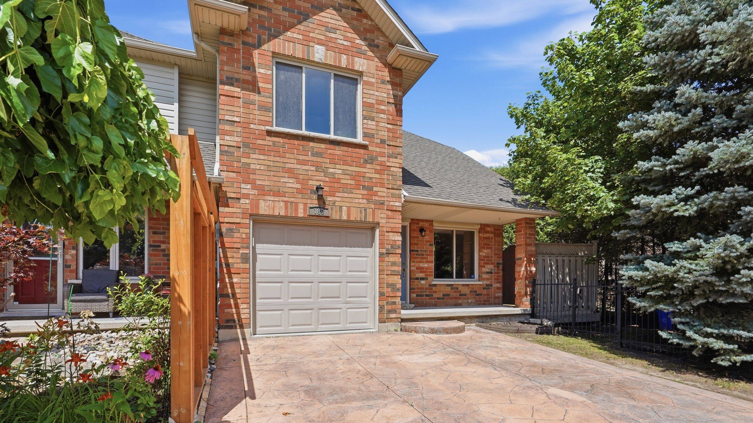 189 Livingston AVE, Grimsby, ON L3M 5M3