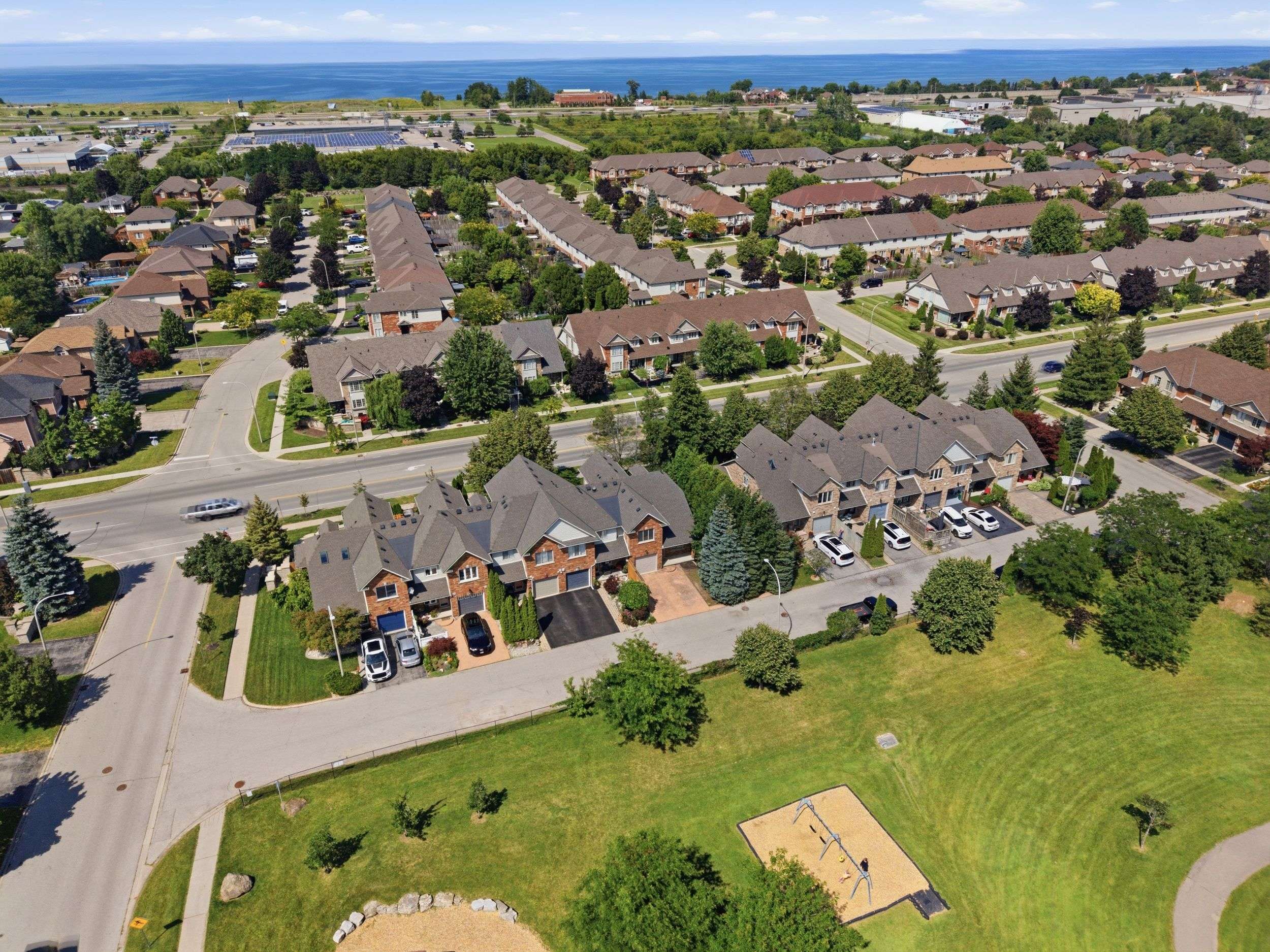 189 Livingston AVE, Grimsby, ON L3M 5M3