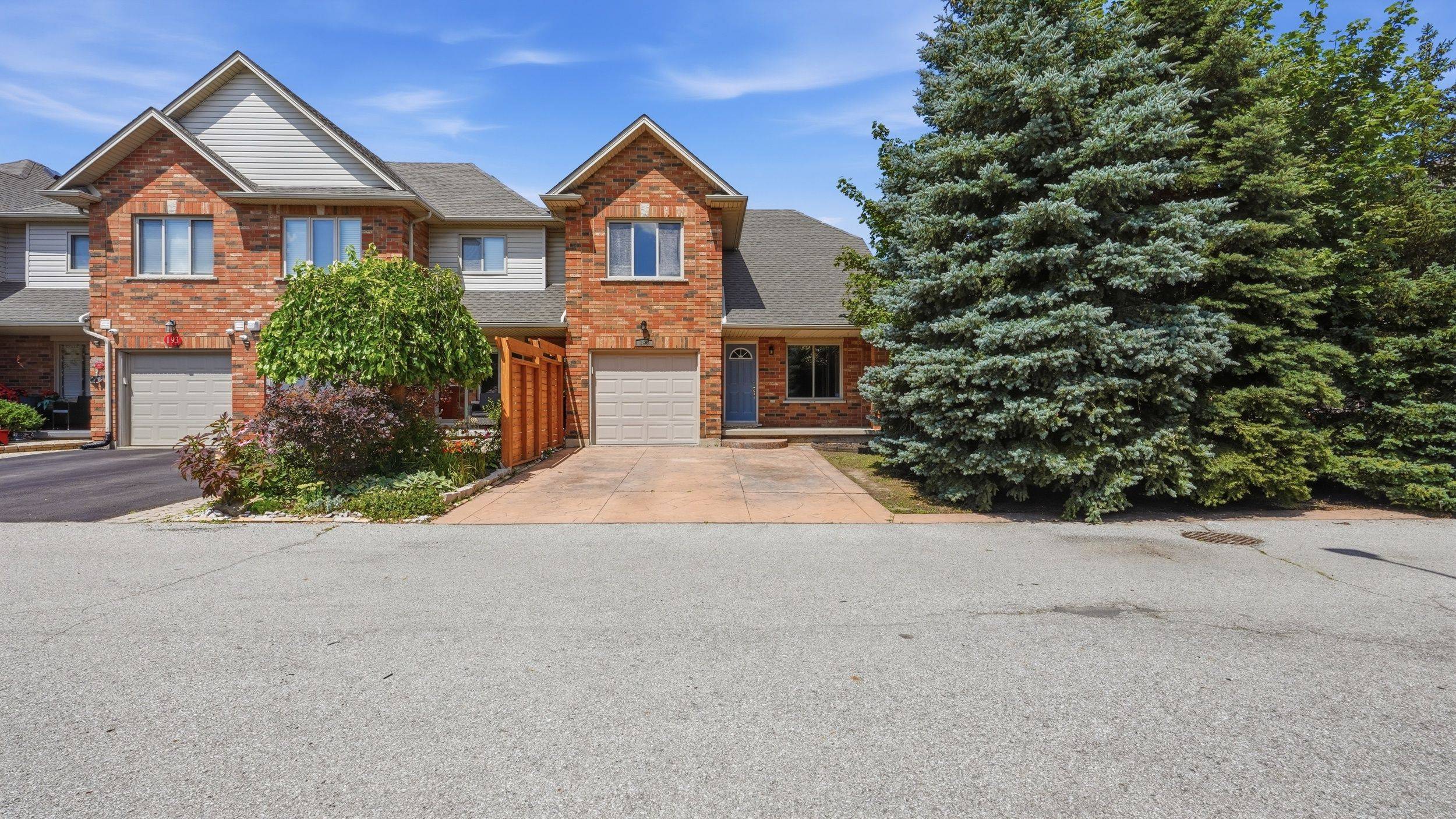 189 Livingston AVE, Grimsby, ON L3M 5M3