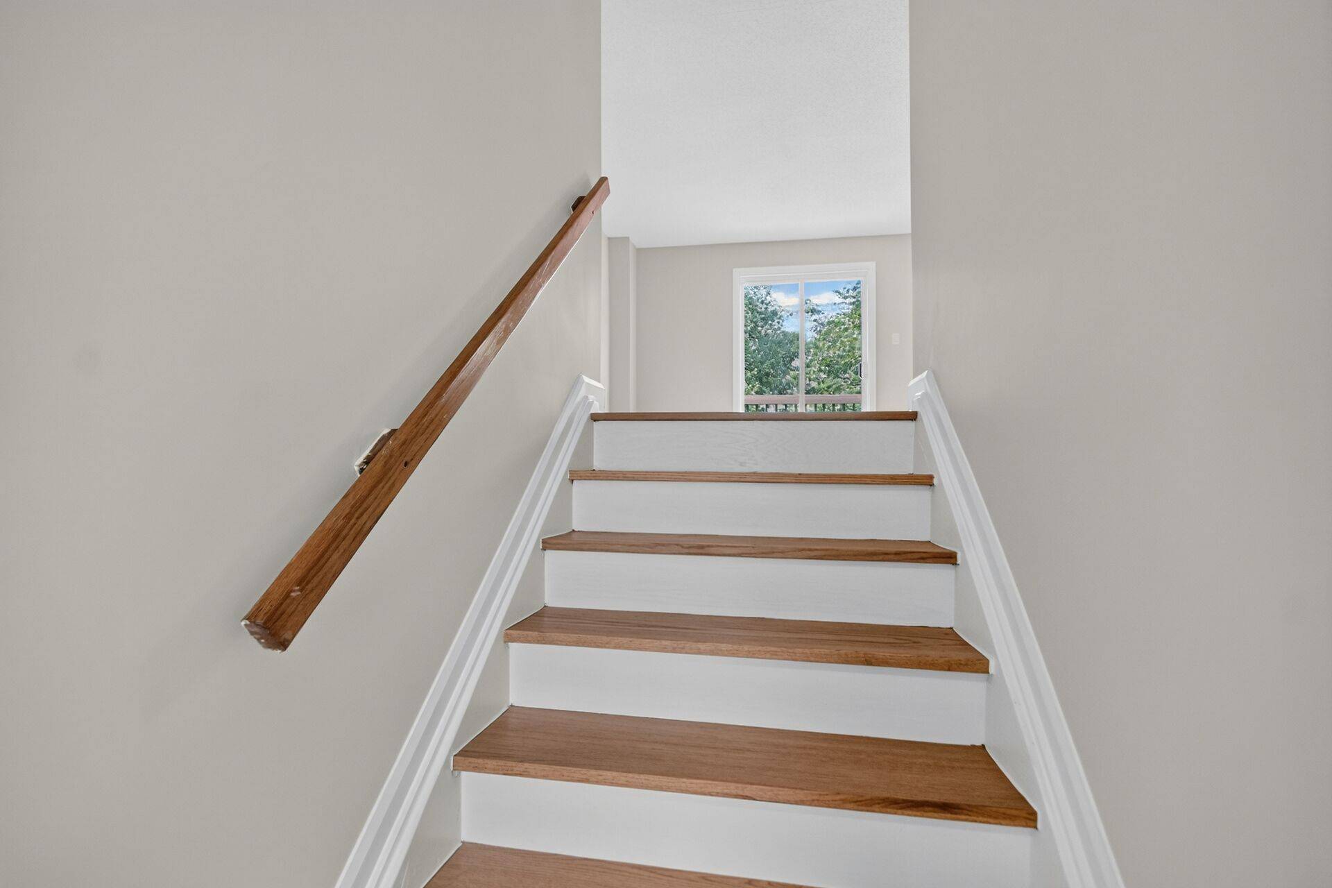 85 Glen Park DR, Blackburn Hamlet, ON K1B 3Z1