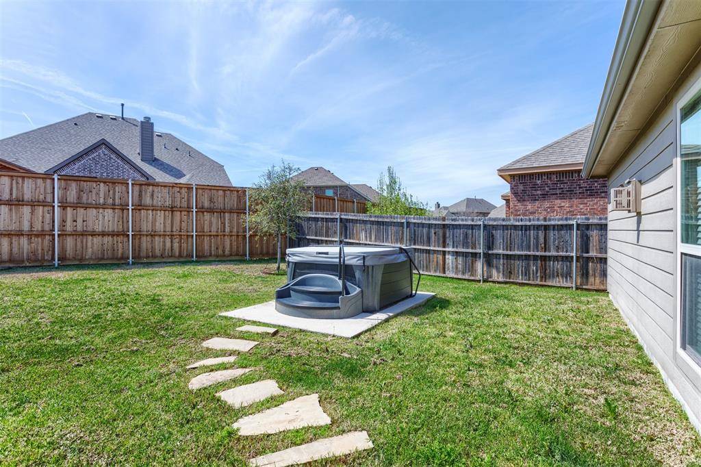 912 Lake Cypress Lane, Little Elm, TX 75068