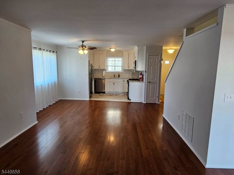901 Reed Ct, Raritan Twp., NJ 08822