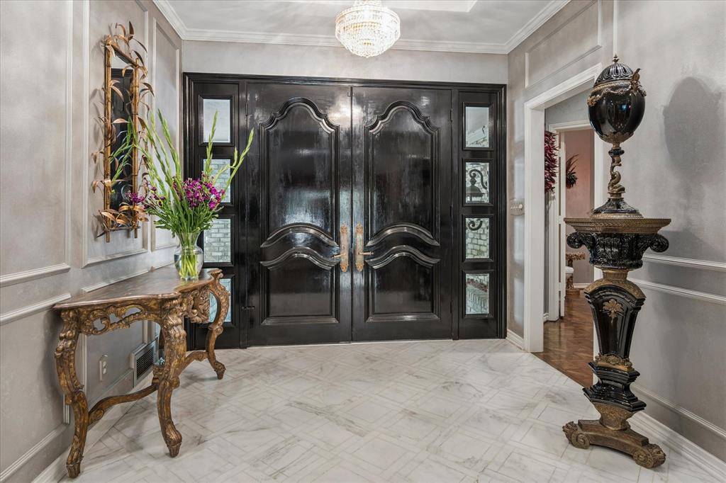 7276 Lupton Circle, Dallas, TX 75225