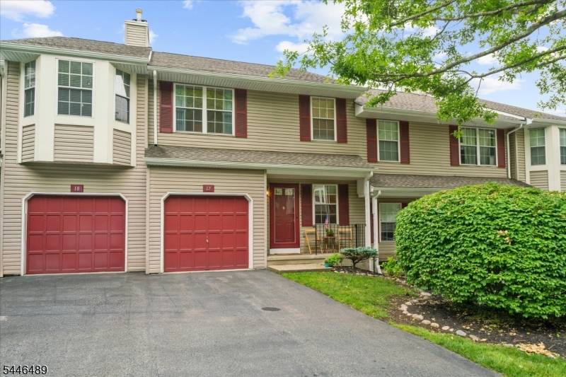 17 Pinehurst Dr, Washington Twp., NJ 07882