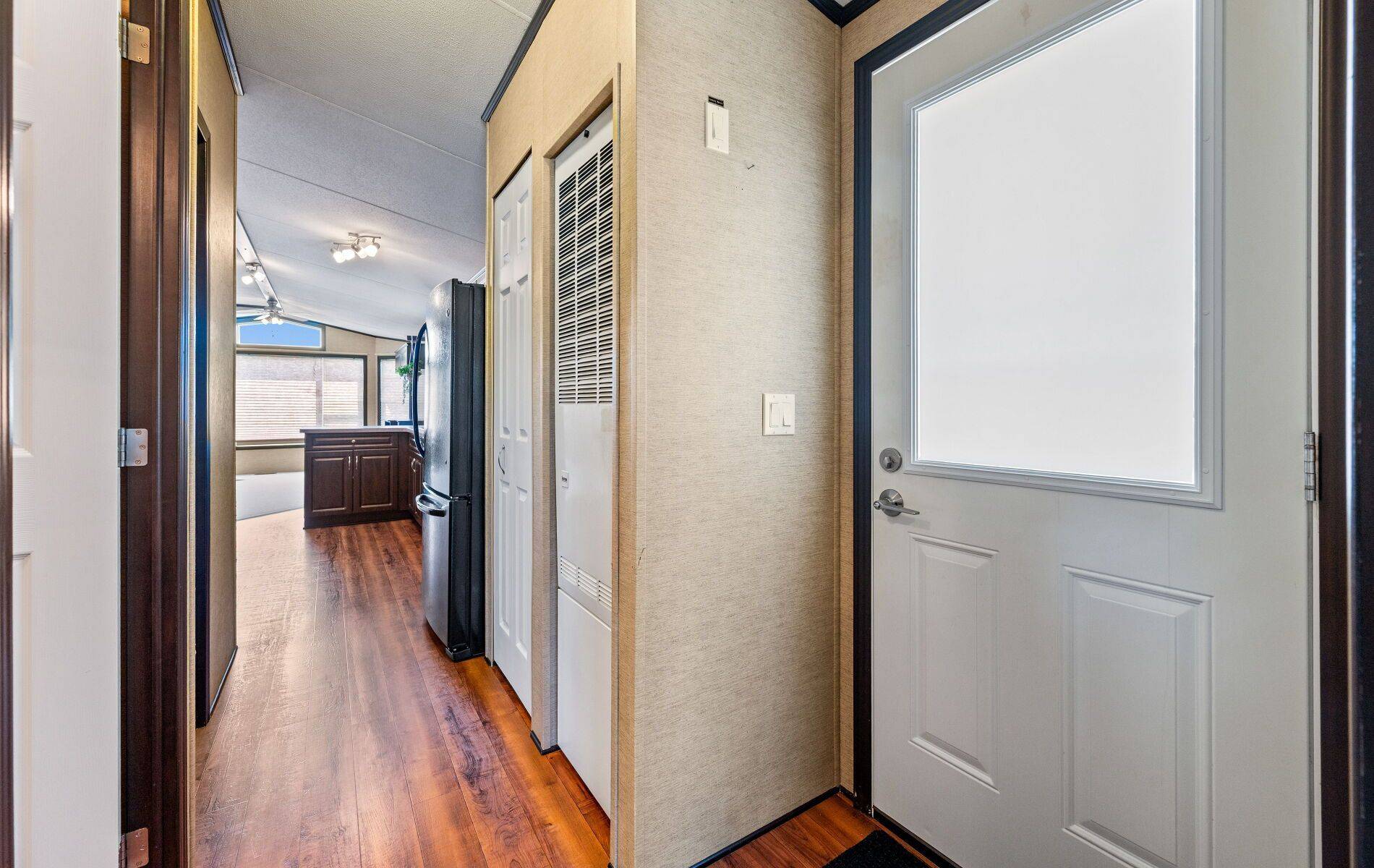 49 Sunrise CIR, Bradford West Gwillimbury, ON L3Z 3W9