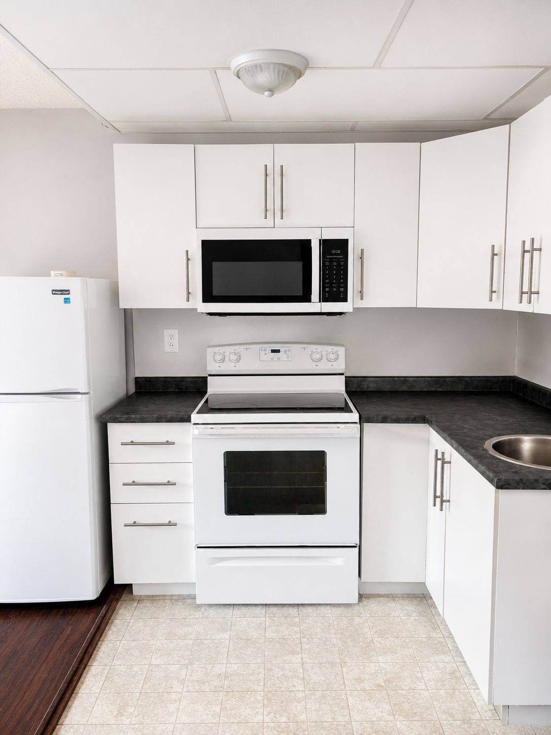 34 Dawson DR #841A, Collingwood, ON L9Y 5B4