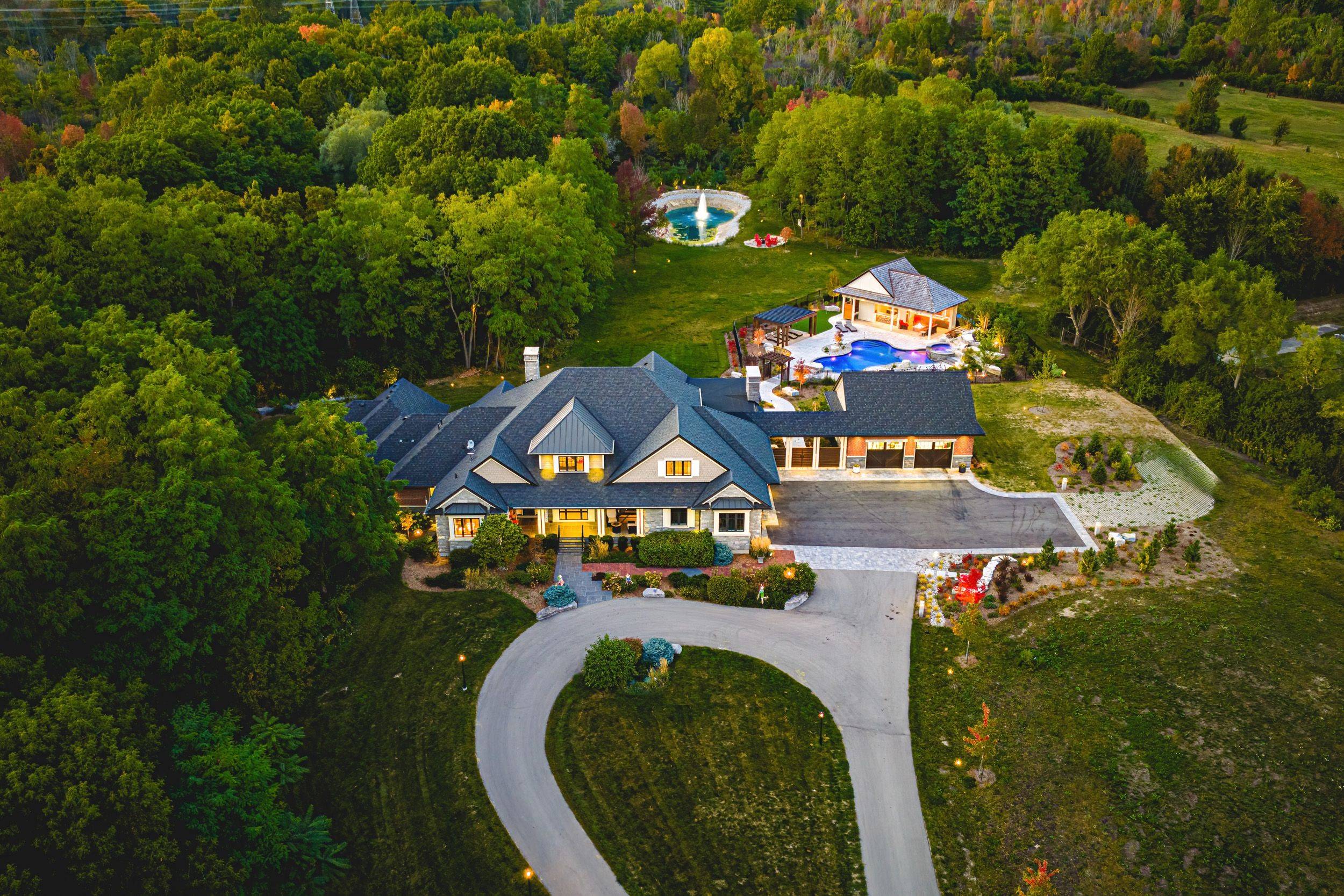 597 Old York RD, Burlington, ON L7P 4Y6