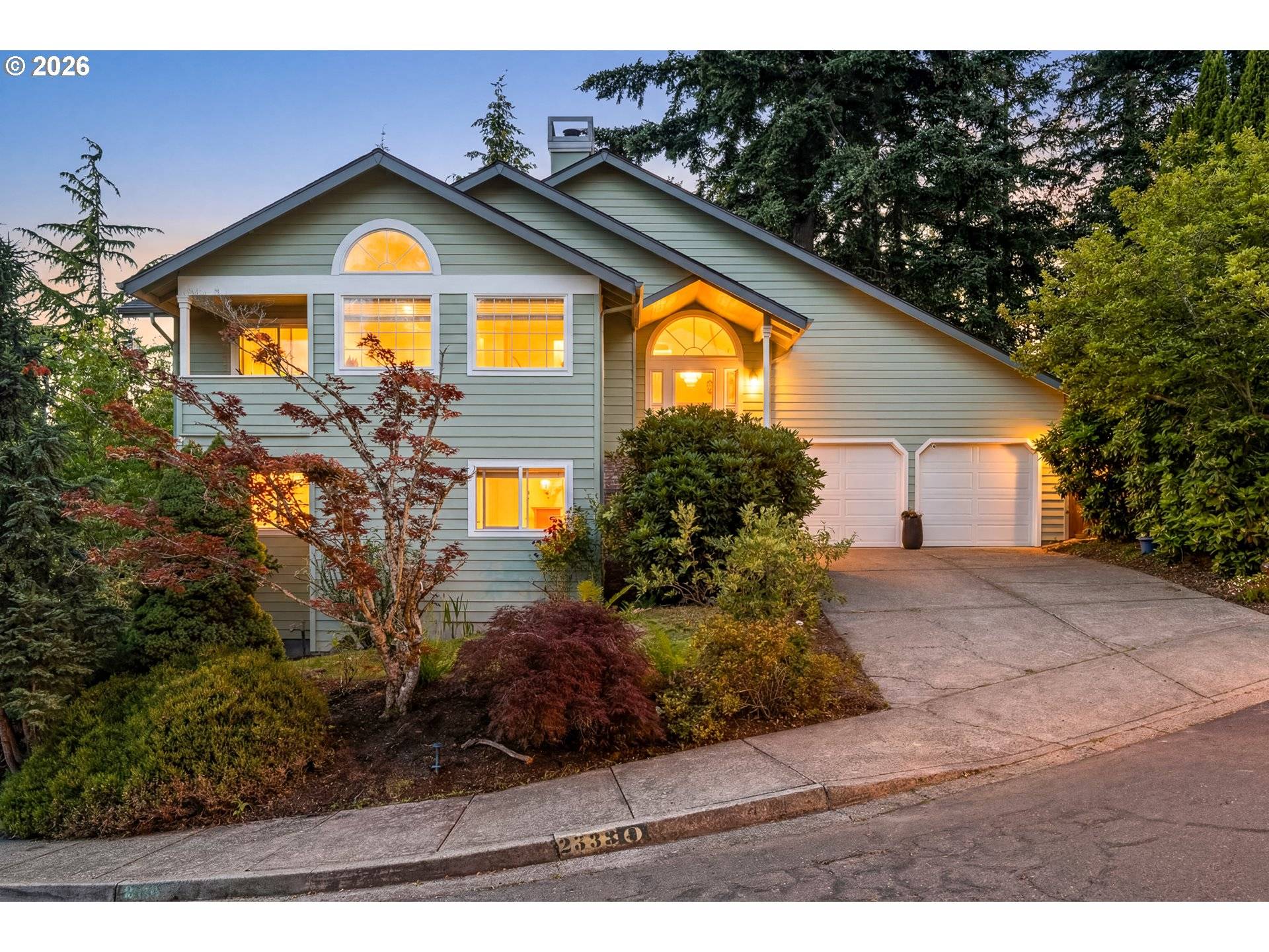 2533 MOON MOUNTAIN DR, Eugene, OR 97403