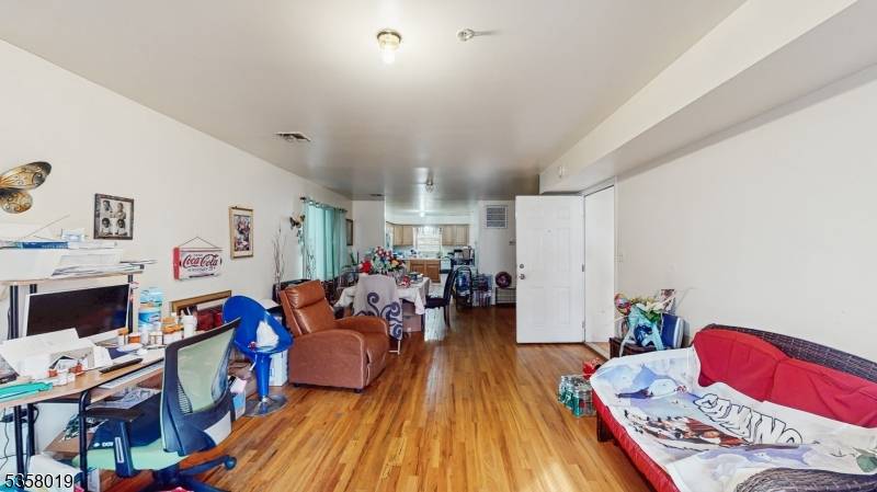 129-131 Seymour Ave, Newark City, NJ 07108