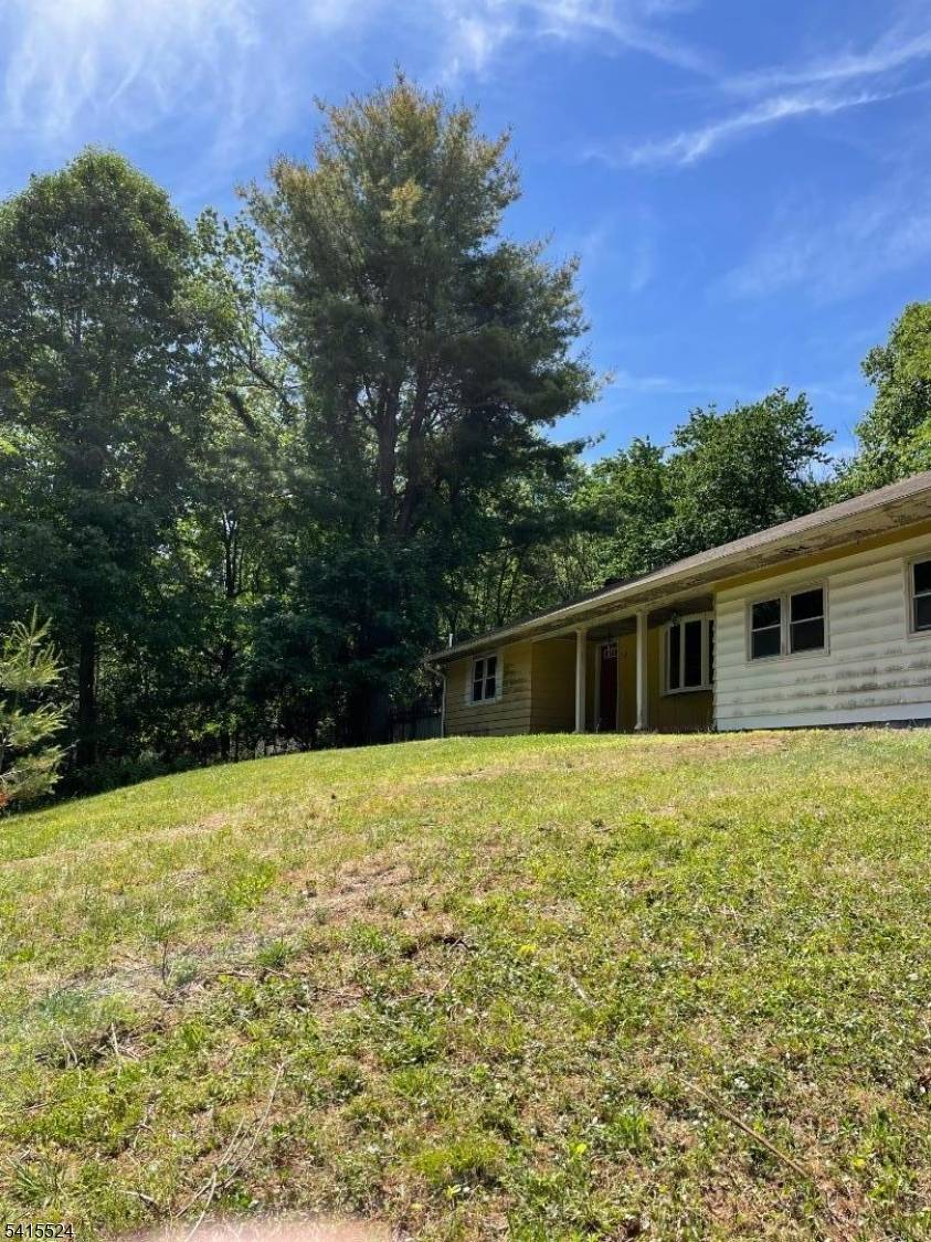150 Karrville Rd, Mansfield Twp., NJ 07865