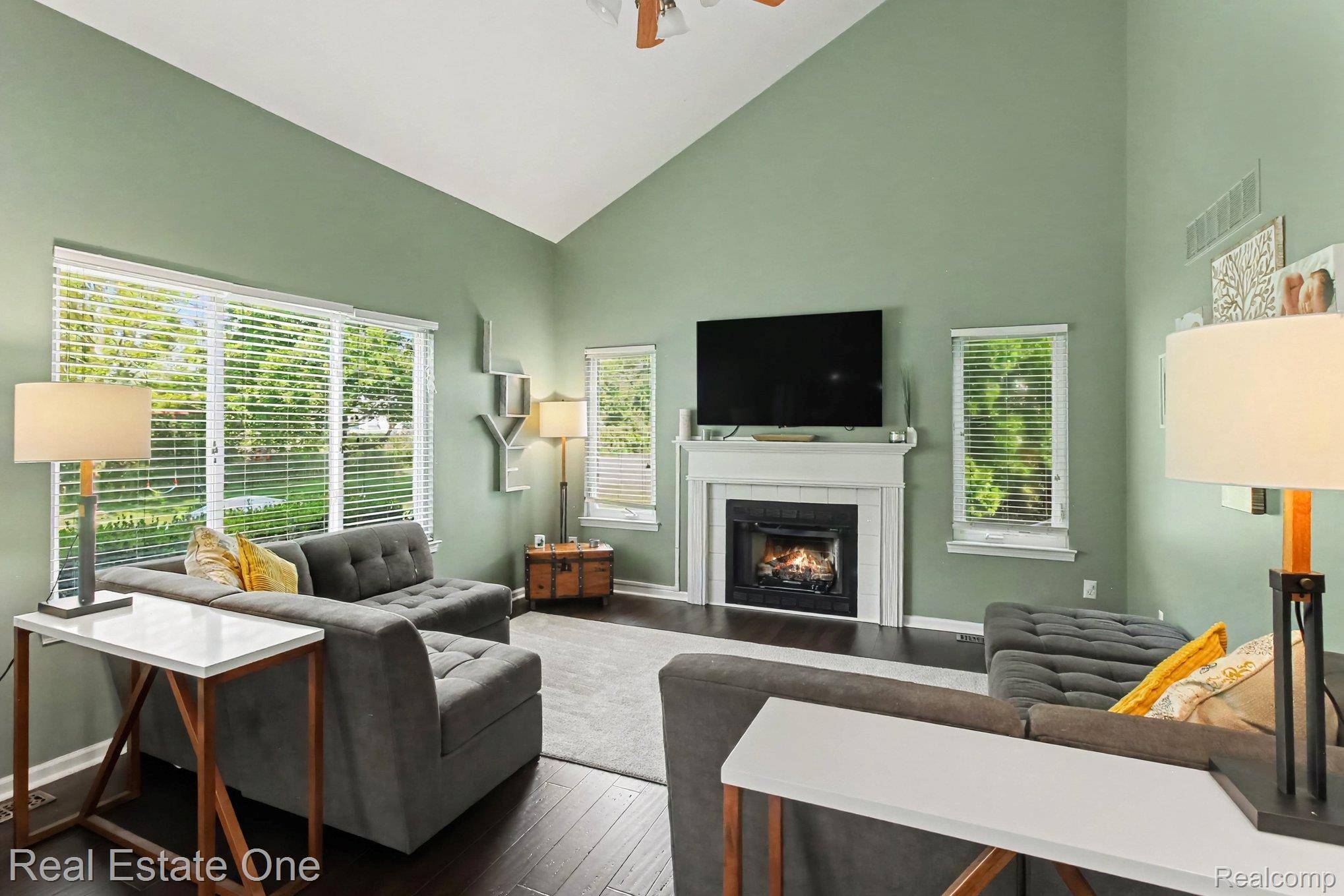 2110 Claiborne CT, Genoa Township, MI 48114