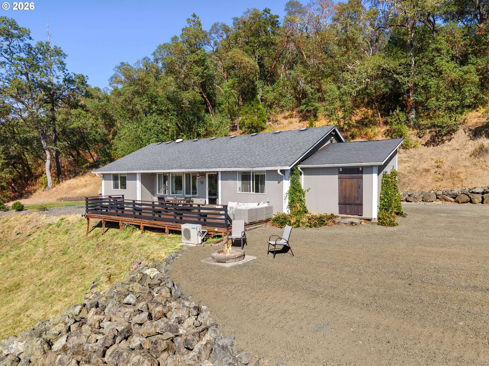 560 HAGLE LN, Roseburg, OR 97470