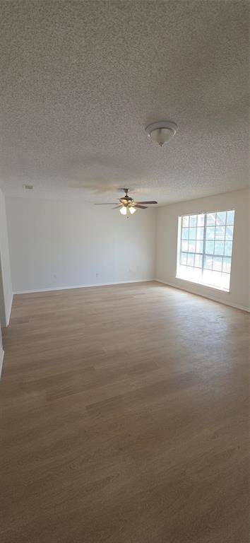 233 Vista Way #235, Benbrook, TX 76126