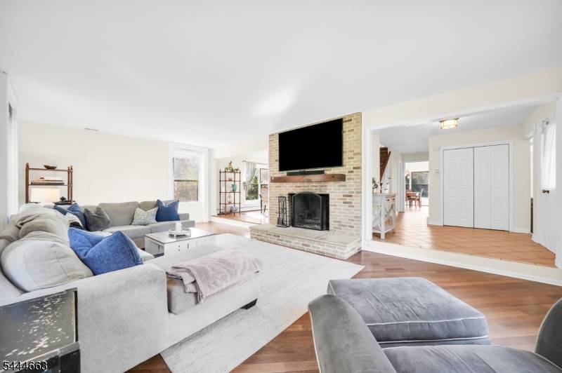 2 Chester Woods Dr, Chester Twp., NJ 07930