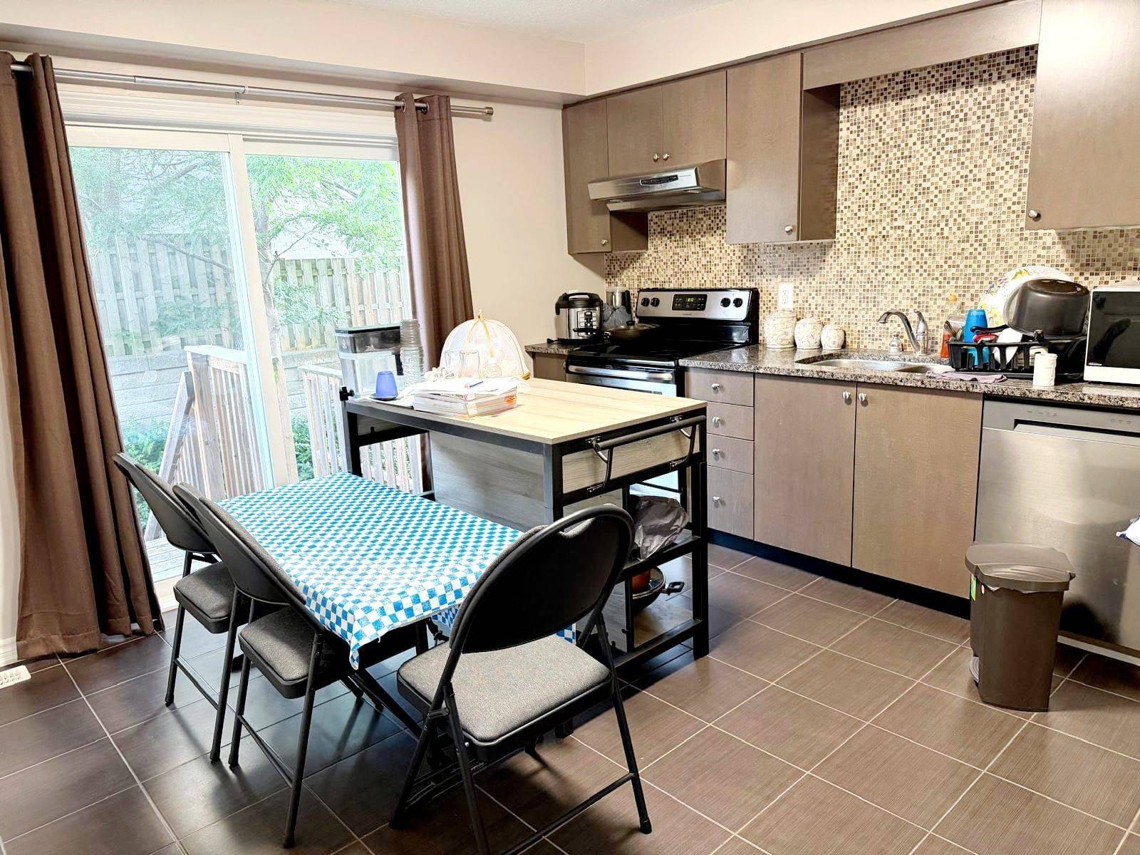 12 Poplar DR #1, Cambridge, ON N3C 0G4