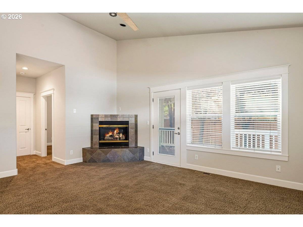 20651 SIERRA DR, Bend, OR 97701