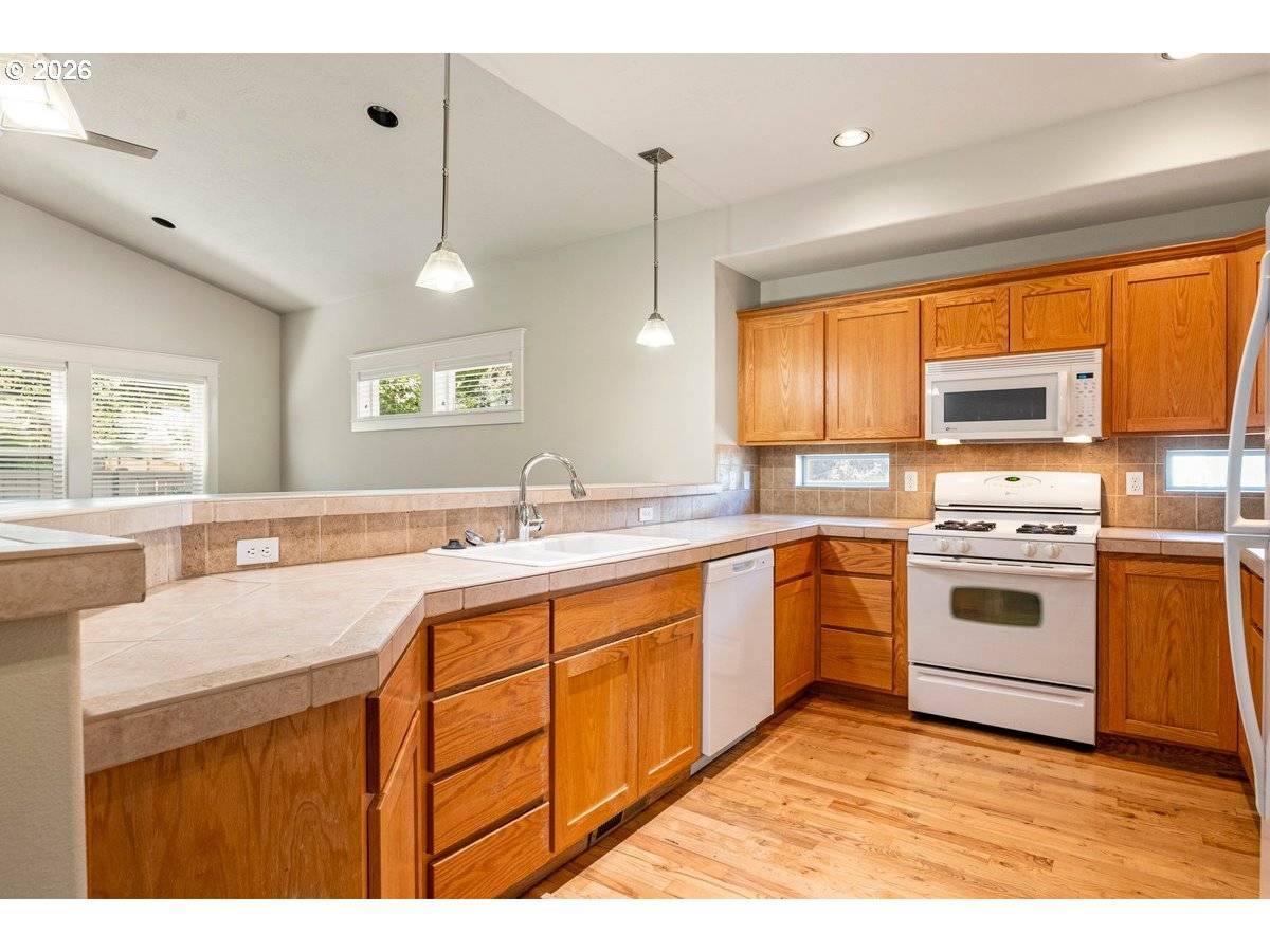 20651 SIERRA DR, Bend, OR 97701