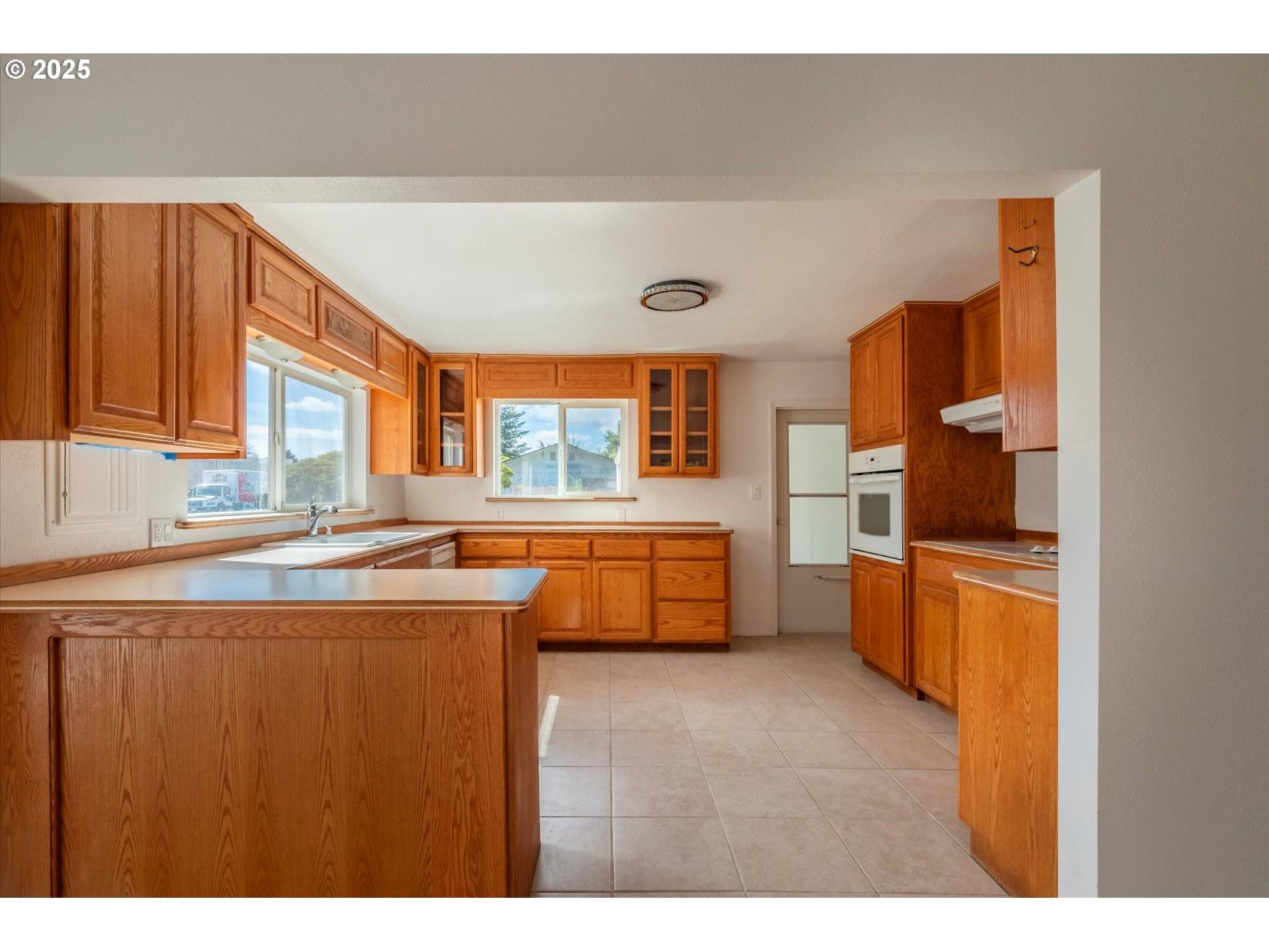 89 MICHIGAN AVE, Bandon, OR 97411