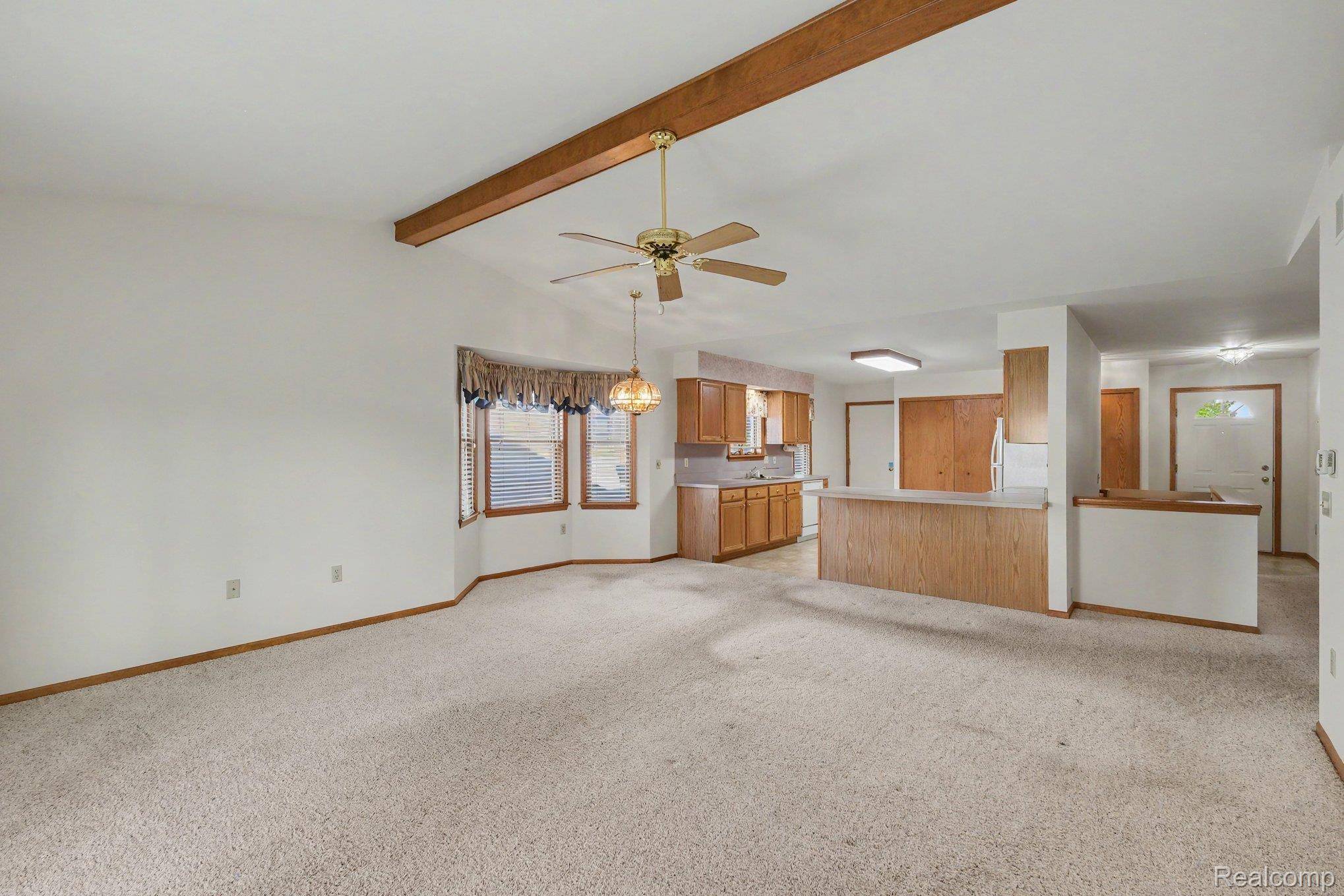 4392 Springbrook DR, Swartz Creek, MI 48473