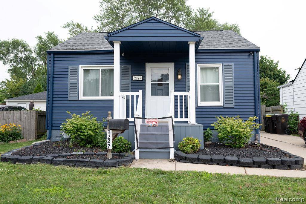 3227 Charles ST, Trenton, MI 48183