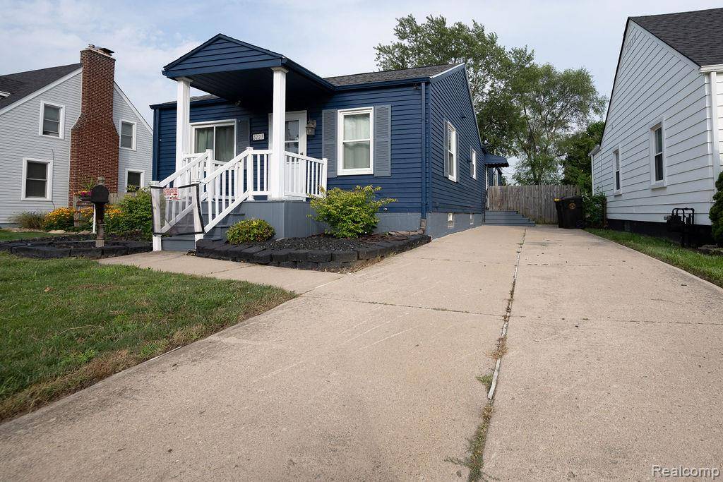 3227 Charles ST, Trenton, MI 48183