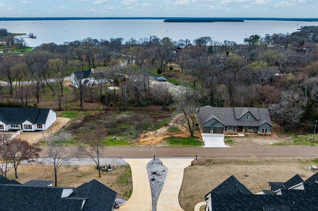 202 Splitrail Drive, Mabank, TX 75143