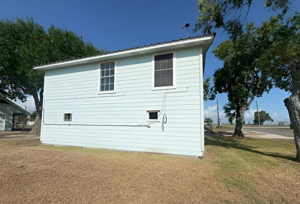 50 N Vivian Stevens Street, Port Lavaca, TX 77979