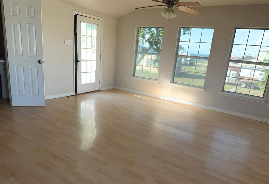 50 N Vivian Stevens Street, Port Lavaca, TX 77979