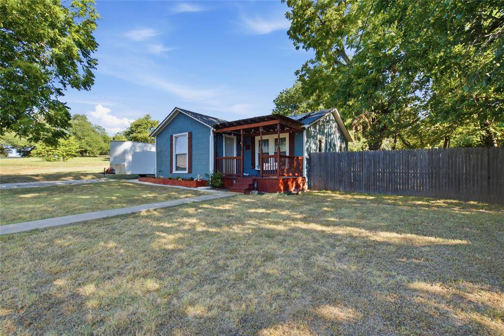 116 W 7th Street, Weatherford, TX 76086