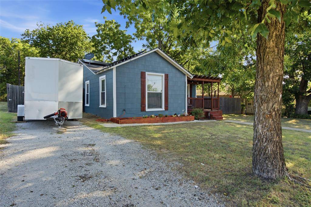 116 W 7th Street, Weatherford, TX 76086