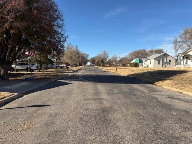 822 Santa Fe Avenue, Canadian, TX 79014