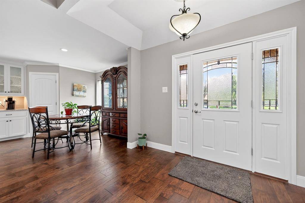 102 Royal Oaks Drive, Greenville, TX 75402