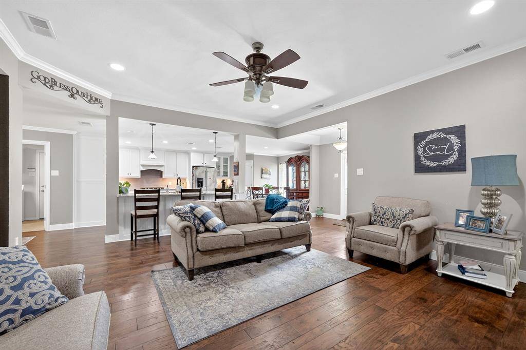 102 Royal Oaks Drive, Greenville, TX 75402