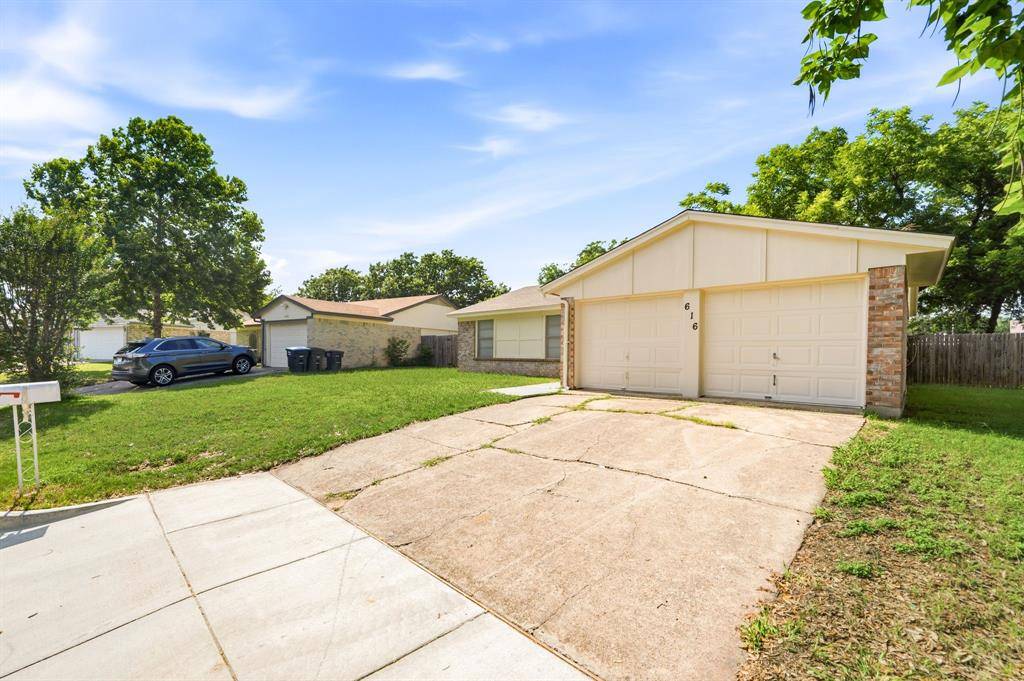 616 Reveille Road, Fort Worth, TX 76108