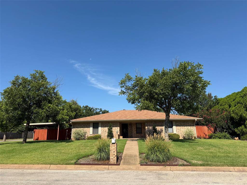 1016 Cliff Drive, Graham, TX 76450