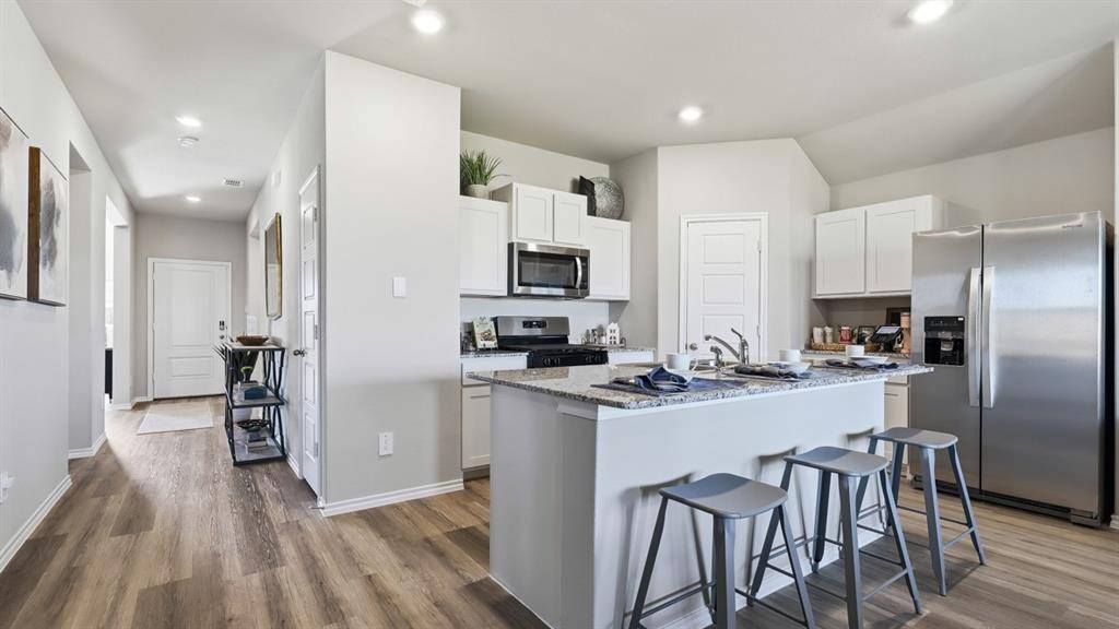 2233 JOHNNY CASH Drive, Fort Worth, TX 76036