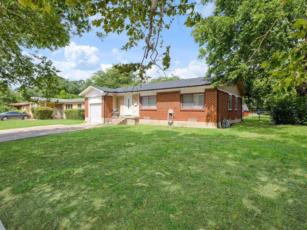 706 N Carrier Parkway, Grand Prairie, TX 75050