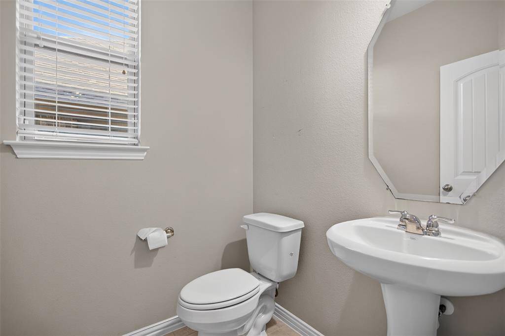 2066 Avondown Road, Forney, TX 75126