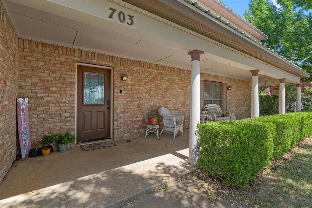 703 S Colorado Street, Whitney, TX 76692