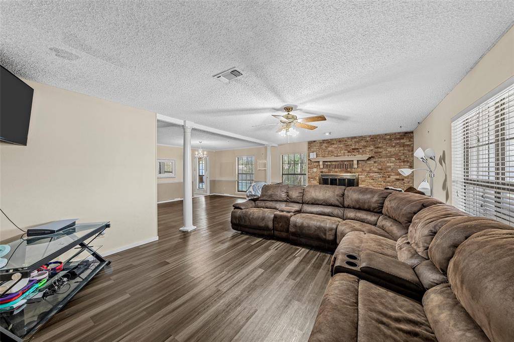 703 S Colorado Street, Whitney, TX 76692