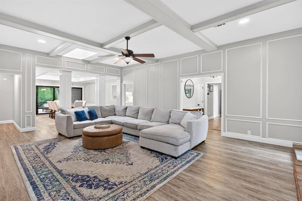 2932 S Creekwood Drive, Grapevine, TX 76051