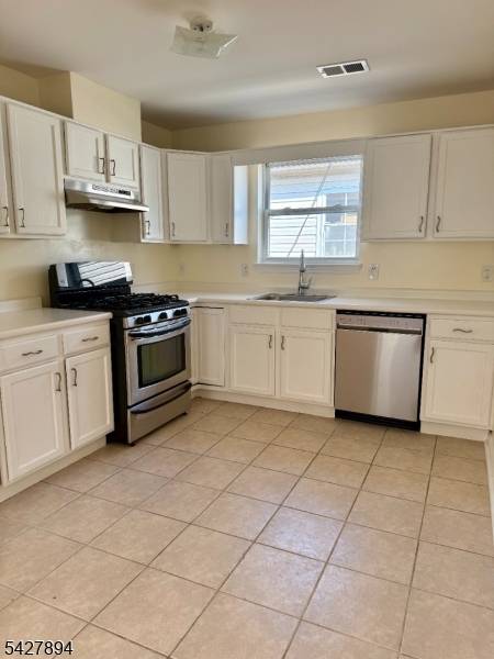 68 Port Ave, Elizabeth City, NJ 07206