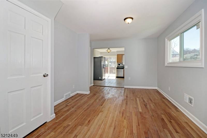 260 Shepard Ave, Englewood City, NJ 07631