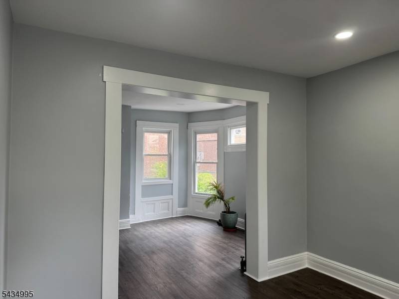 105 N Munn Ave, East Orange City, NJ 07017