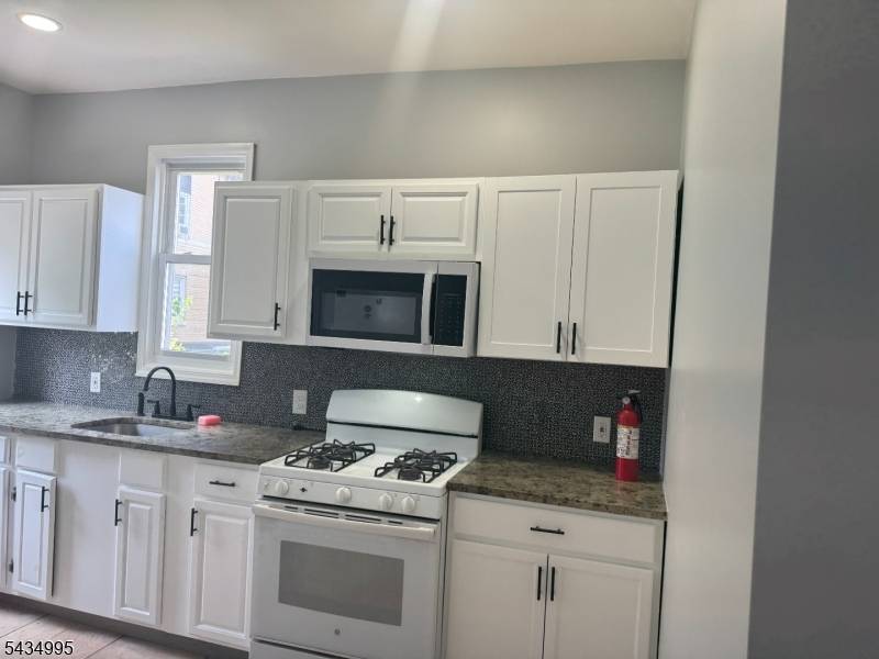 105 N Munn Ave, East Orange City, NJ 07017