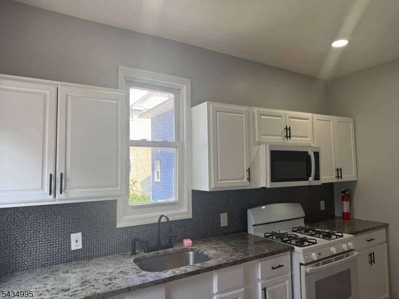 105 N Munn Ave, East Orange City, NJ 07017