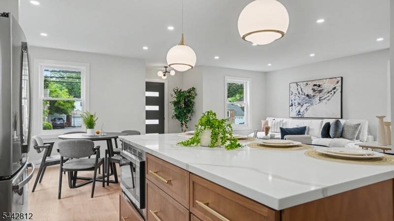 209 Columbia Ave, Cranford Twp., NJ 07016