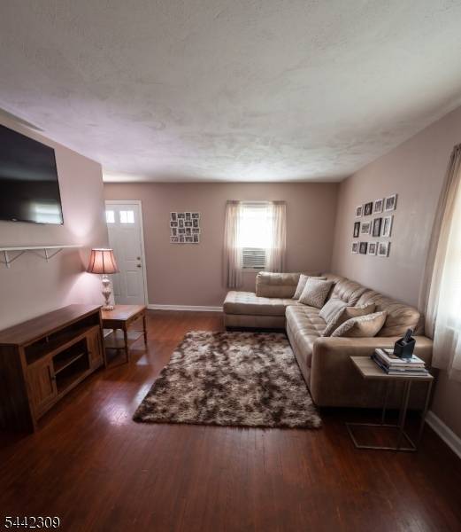 40-42 Moffett St, Woodbridge Twp., NJ 08863