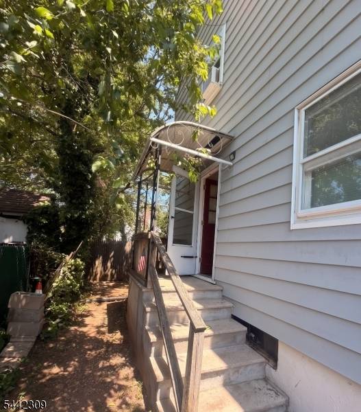 40-42 Moffett St, Woodbridge Twp., NJ 08863